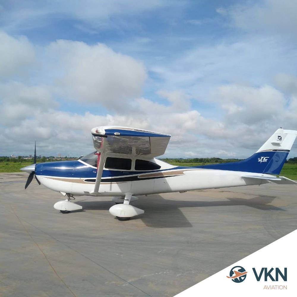 CESSNA SKYLANE 182T 2004