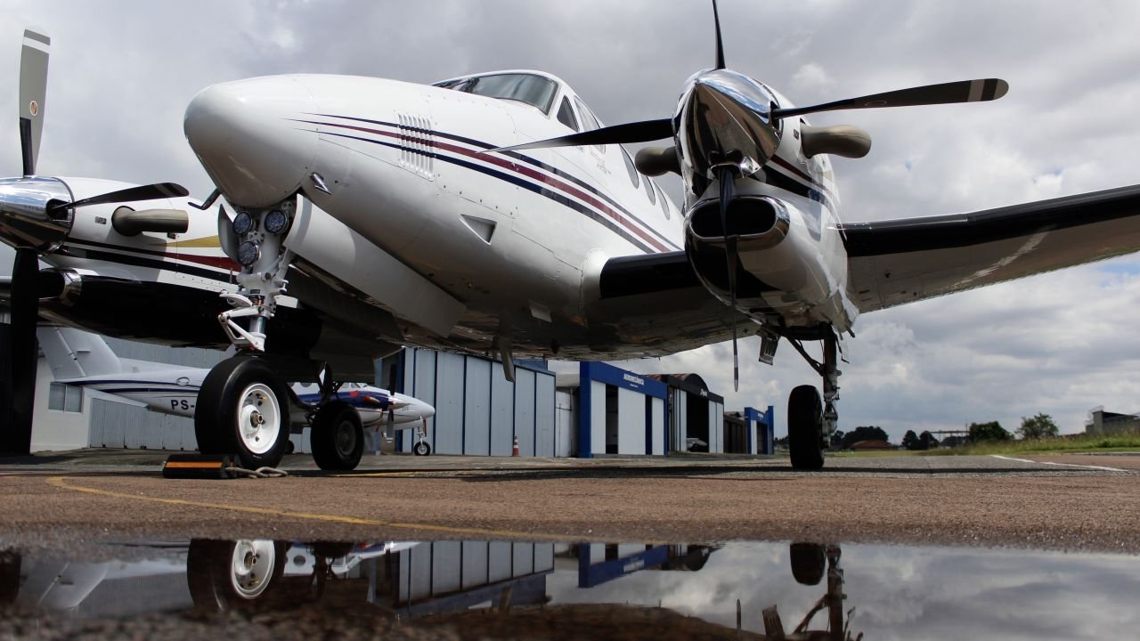 BEECHCRAFT KING AIR C90B 2001