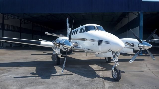 BEECHCRAFT KING AIR E90 1972