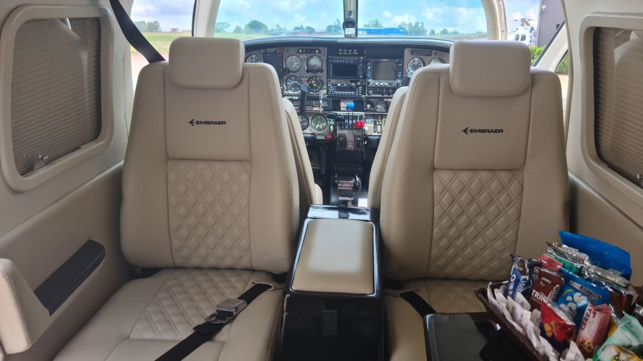 NEIVA/PIPER EMB-810C SENECA II 1980