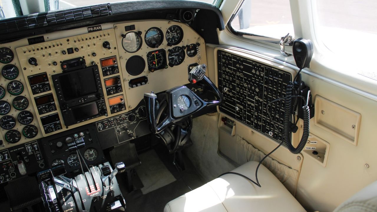 BEECHCRAFT KING AIR C90B 2001