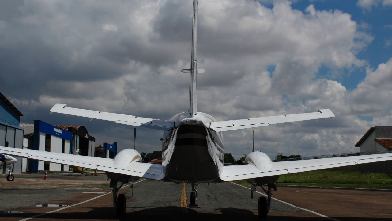 BEECHCRAFT KING AIR C90B 2001