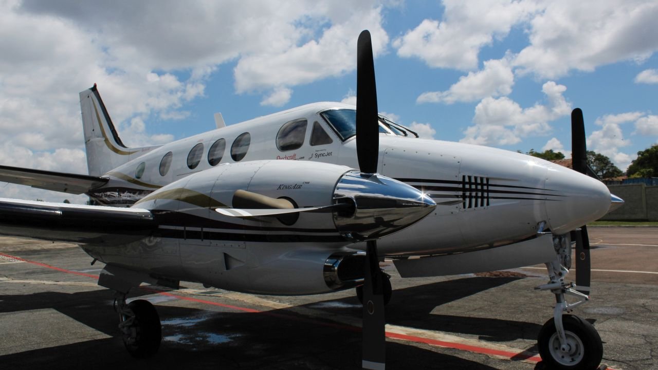 BEECHCRAFT KING AIR C90B 2001