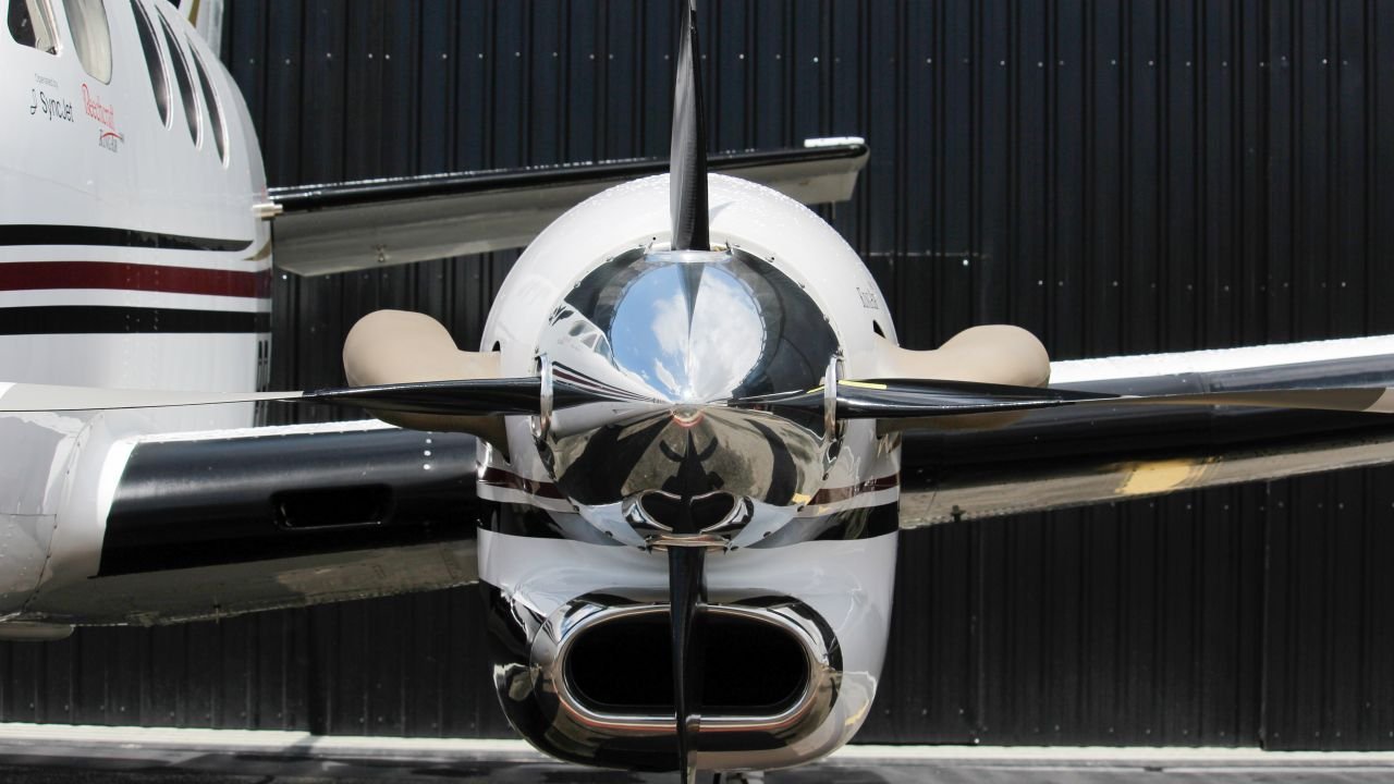 BEECHCRAFT KING AIR C90B 2001