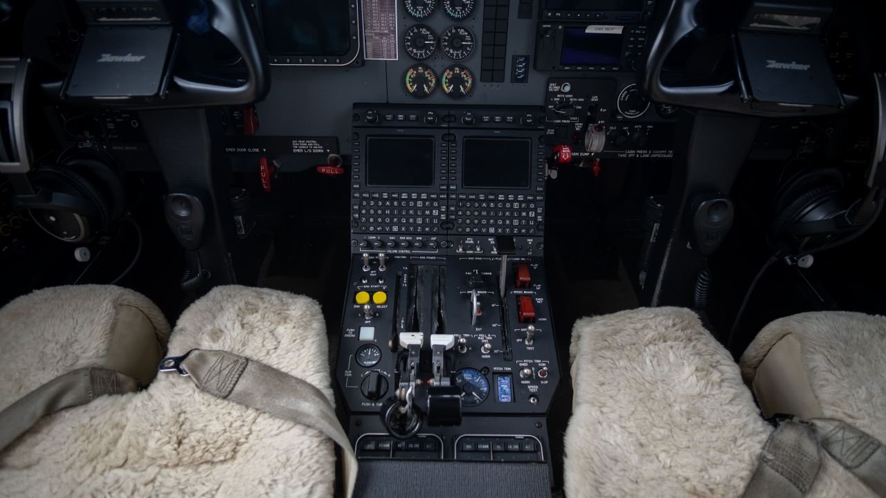 HAWKER 400XP 2008