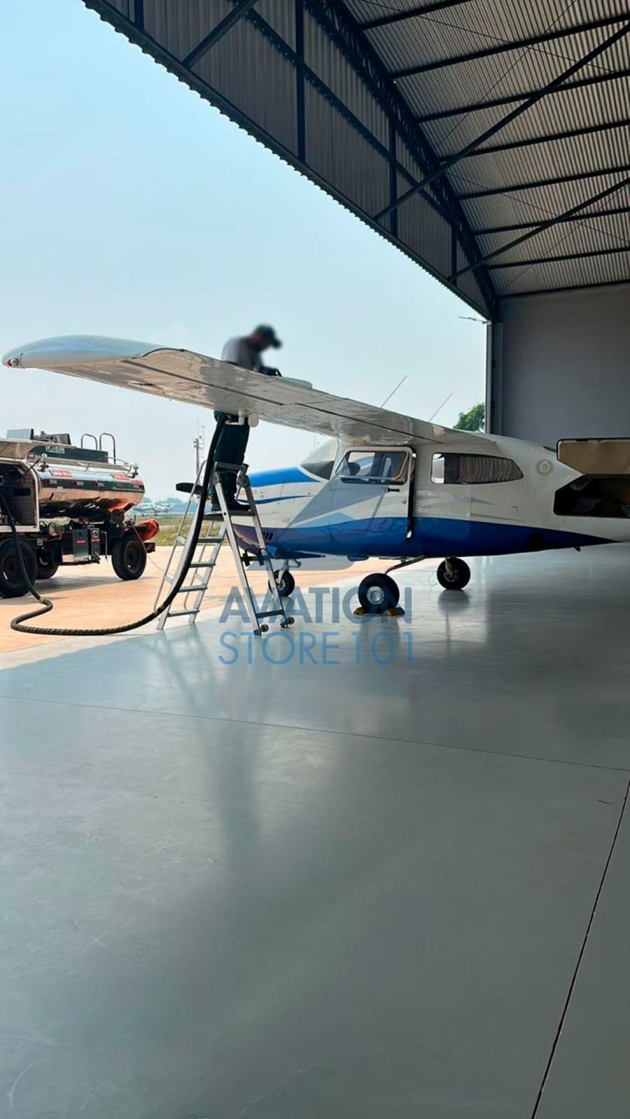 CESSNA CENTURION 210N 1982