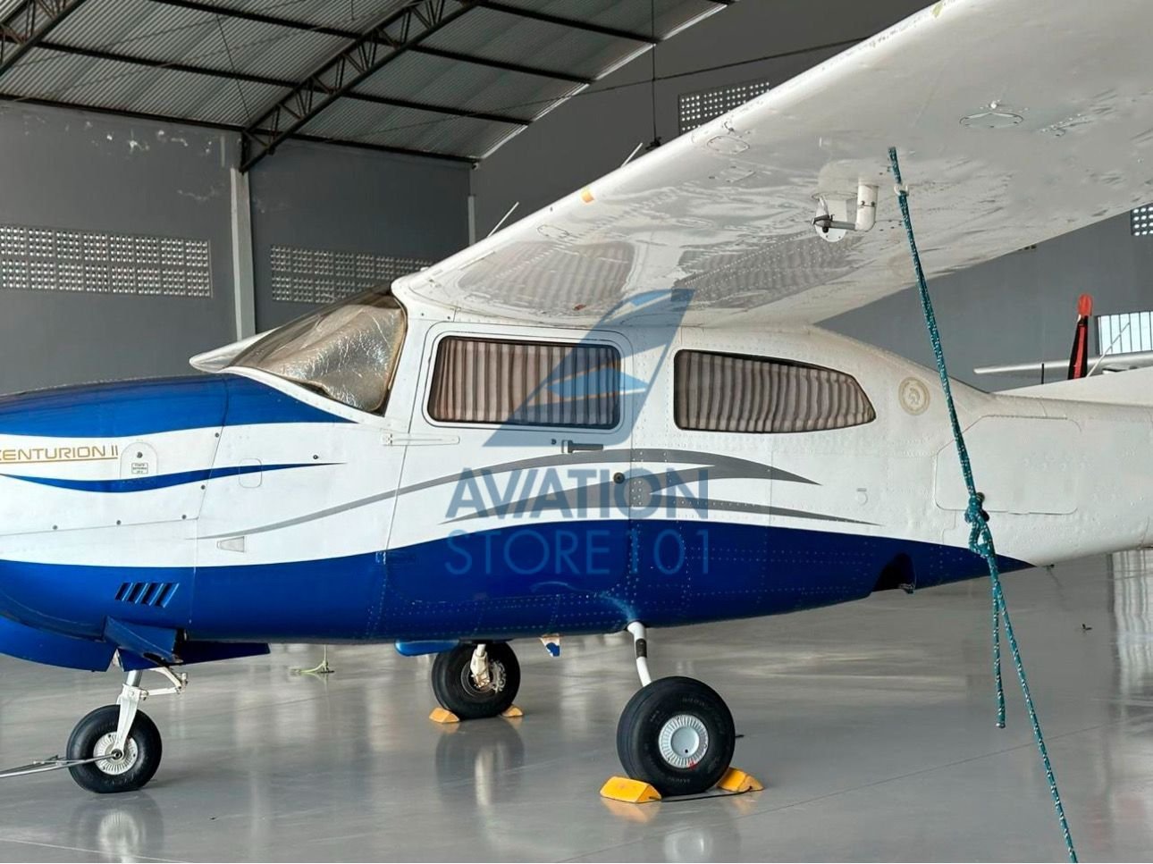CESSNA CENTURION 210N 1982