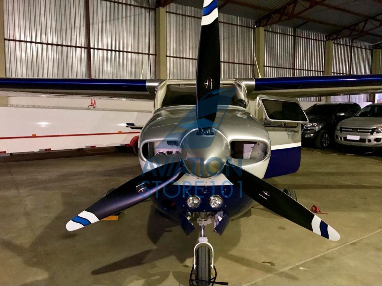 CESSNA 210N 1982