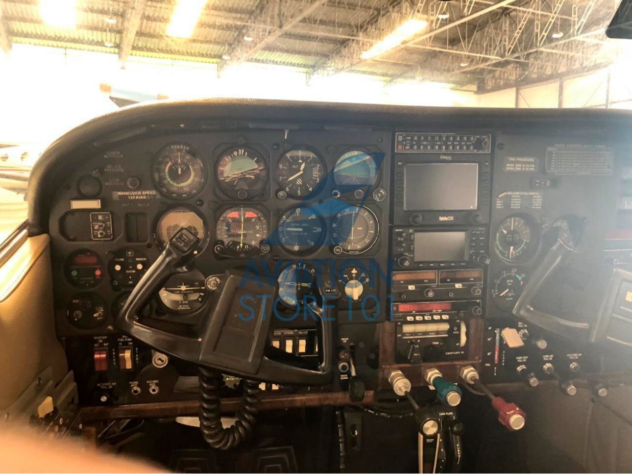 CESSNA CENTURION 210N 1982