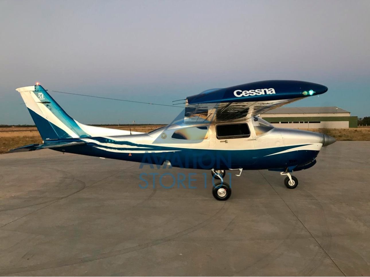 CESSNA 210N 1982