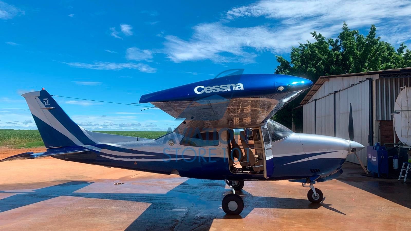 CESSNA 210N 1982