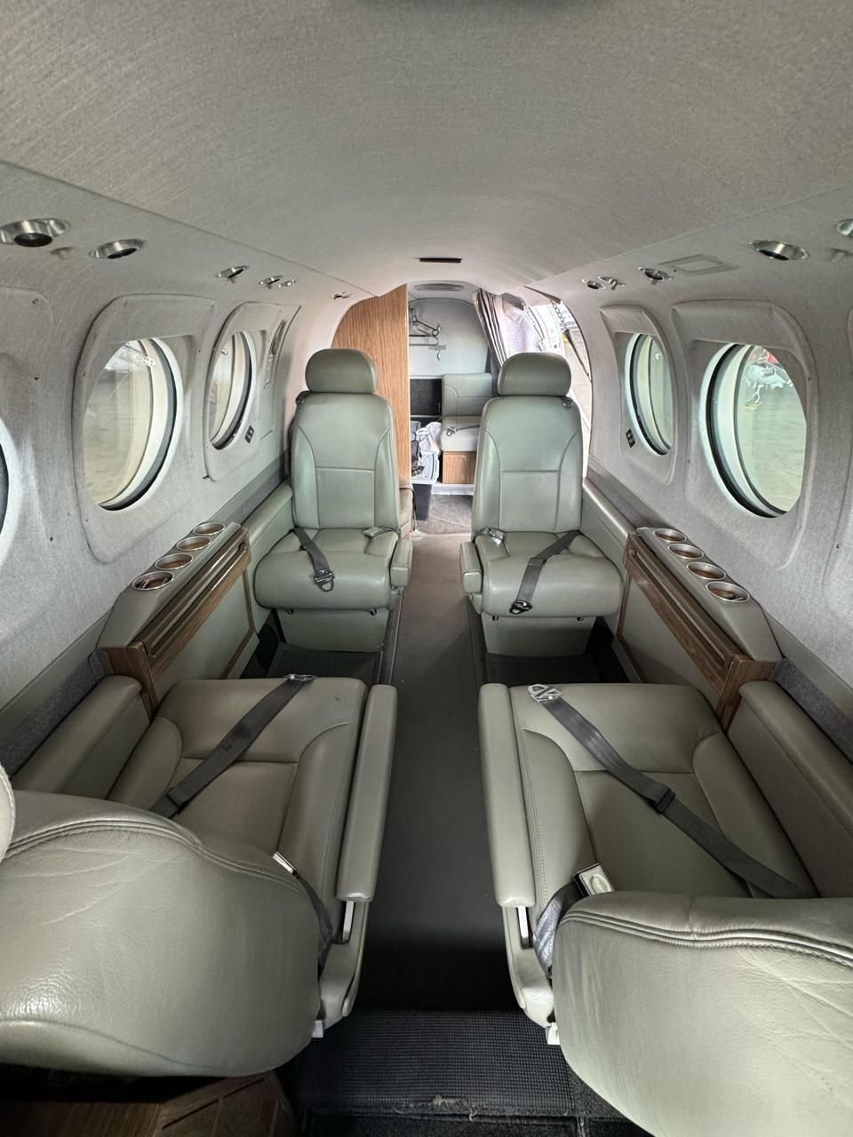 BEECHCRAFT KING AIR C90 1985