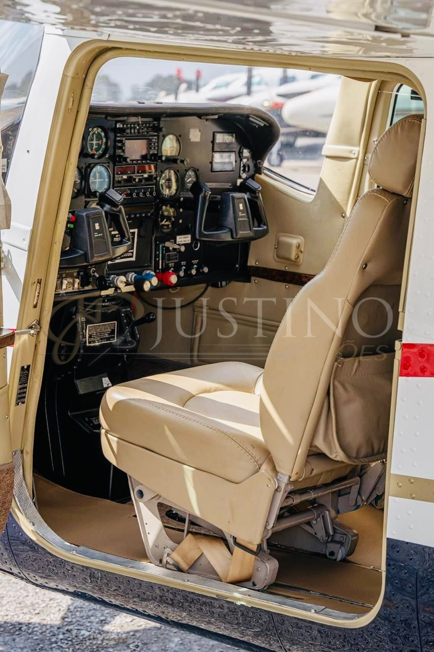 CESSNA T210N CENTURION II 1980