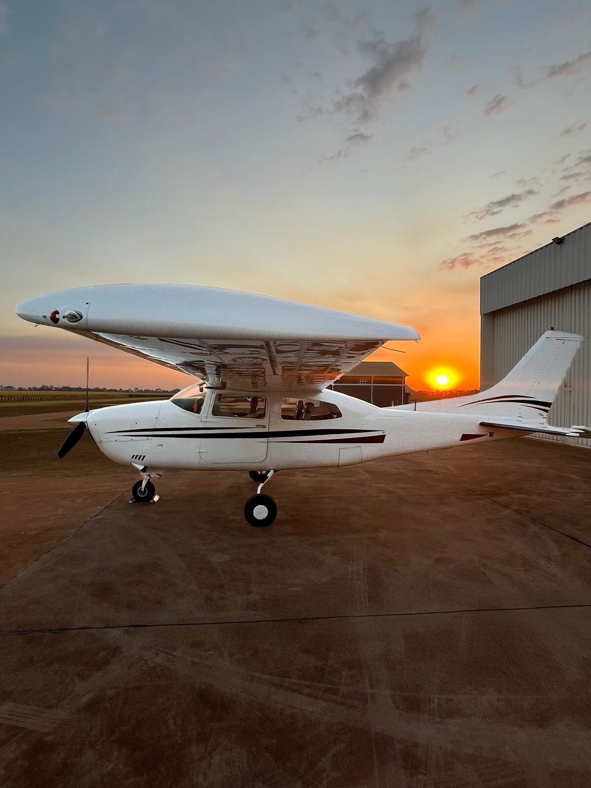 CESSNA TURBO 210M CENTURION 1977