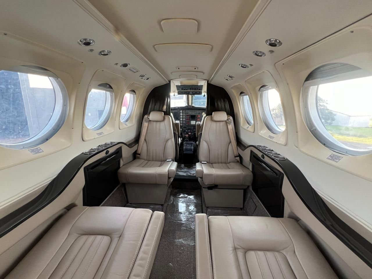 BEECHCRAFT KING AIR F90 1981