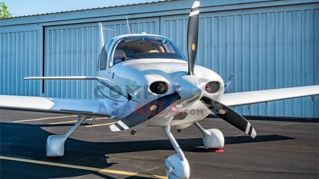 CIRRUS SR22 2017