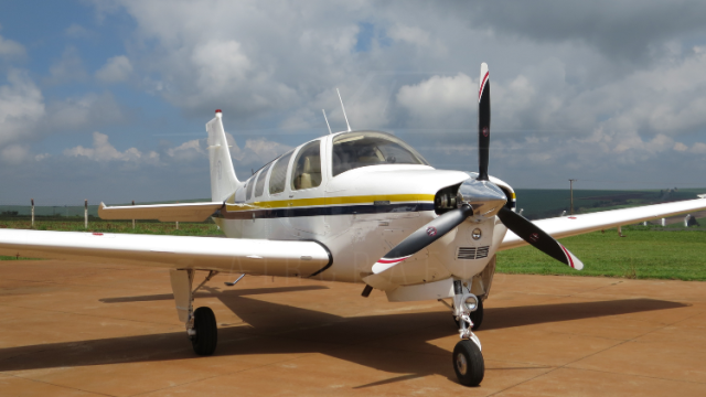 BEECHCRAFT BONANZA A36 1975