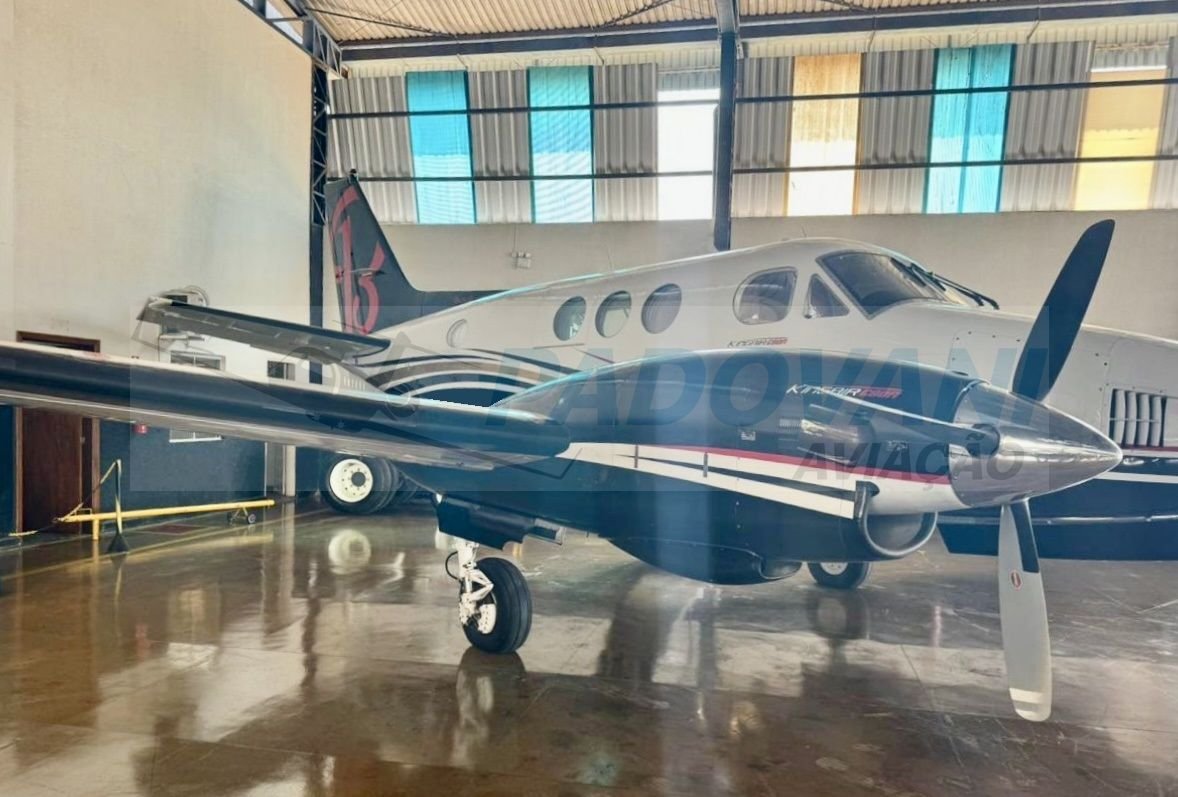 BEECHCRAFT KING AIR C90 SÉRIE OURO 1982