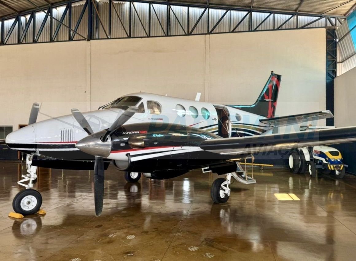BEECHCRAFT KING AIR C90 SÉRIE OURO 1982
