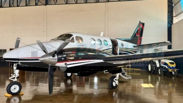 BEECHCRAFT KING AIR C90 SÉRIE OURO 1982
