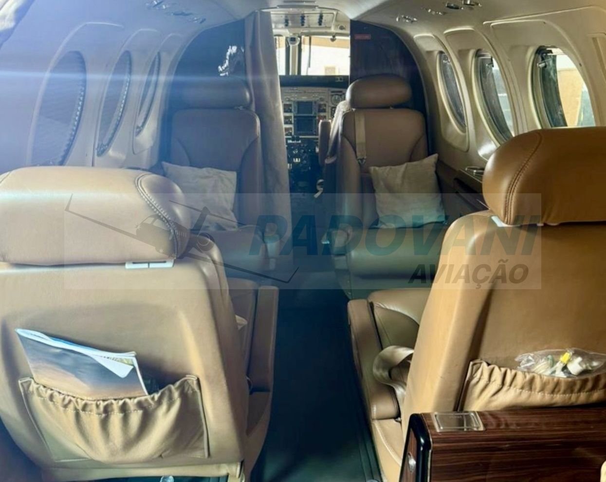 BEECHCRAFT KING AIR C90 SÉRIE OURO 1982