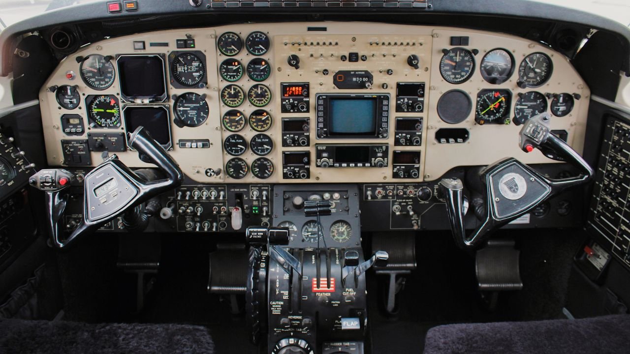 BEECHCRAFT KING AIR C90B 1997
