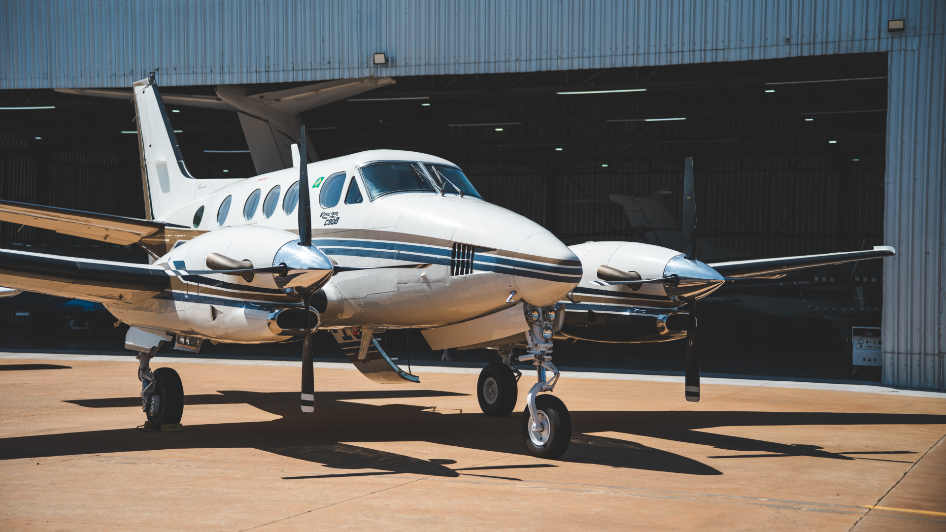 KING AIR C90B 1997 — foto 1 de 9