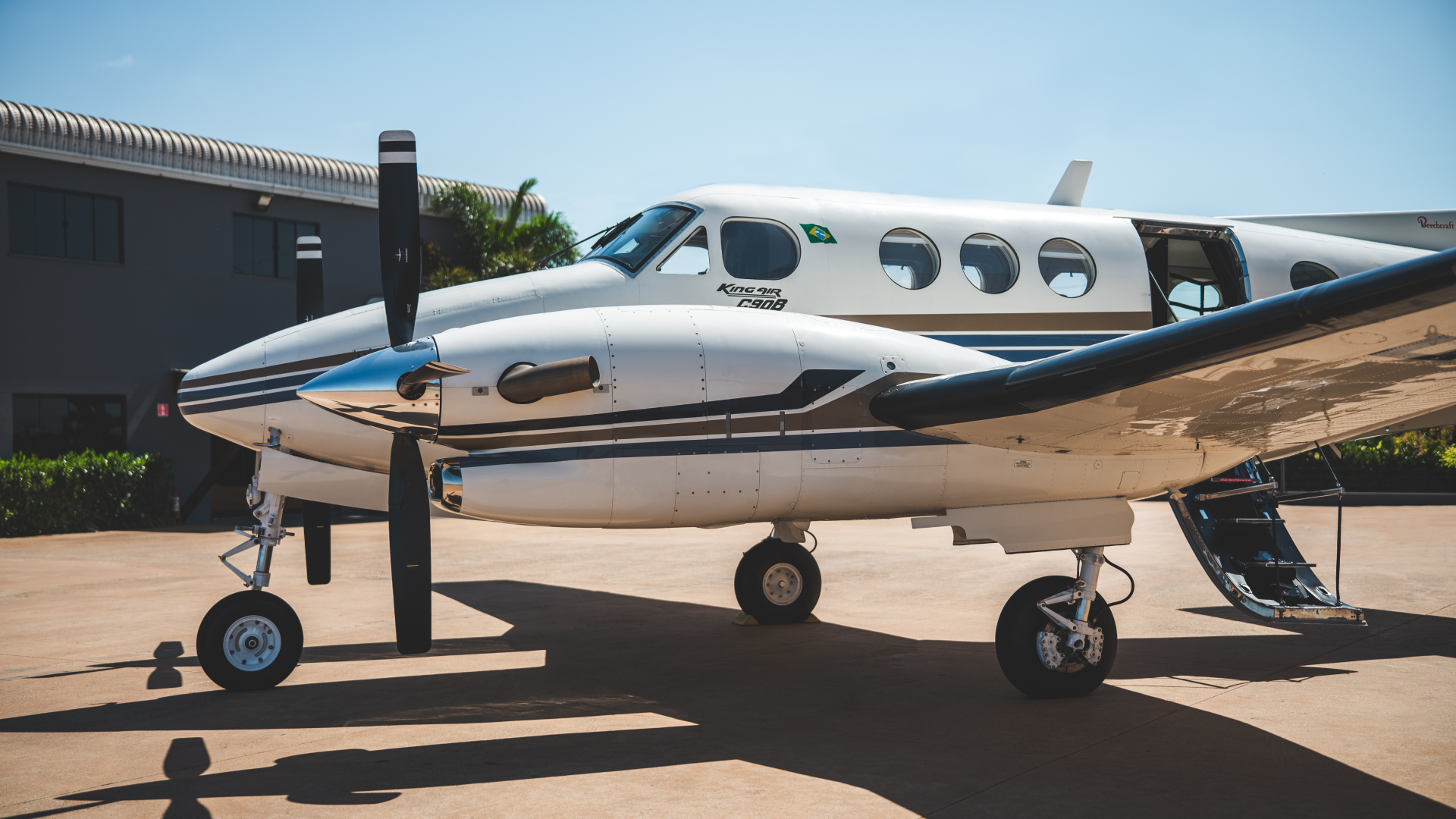 KING AIR C90B 1997 — foto 2 de 9