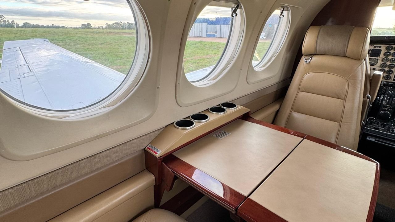 BEECHCRAFT KING AIR C90B 2002