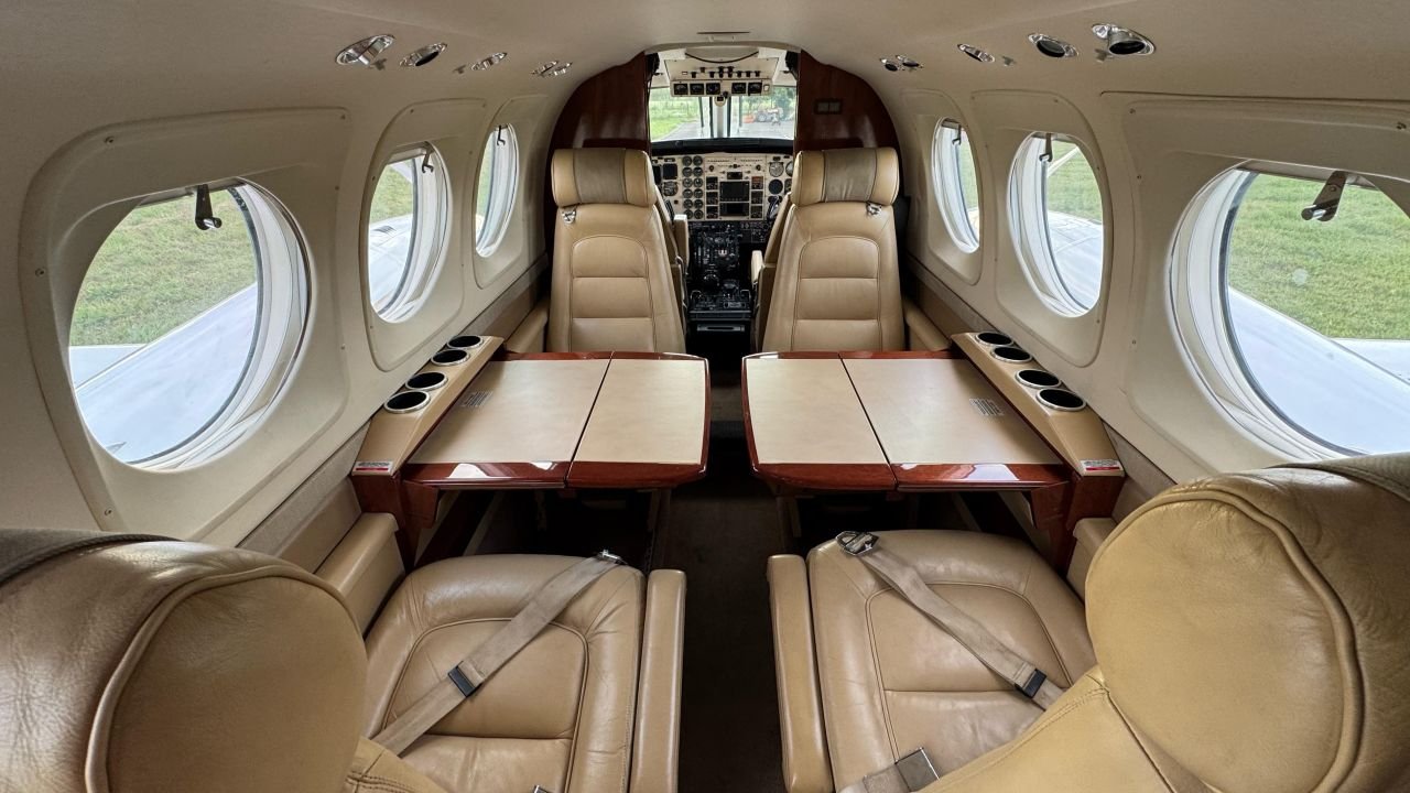 BEECHCRAFT KING AIR C90B 2002