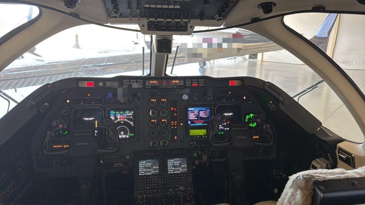 HAWKER 400A 2006
