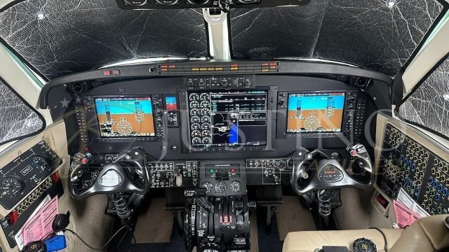 BEECHCRAFT KING AIR C90 GTX 2015