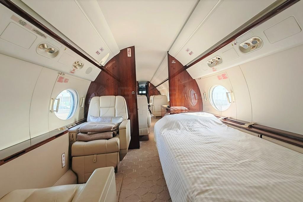 GULFSTREAM G550 2018