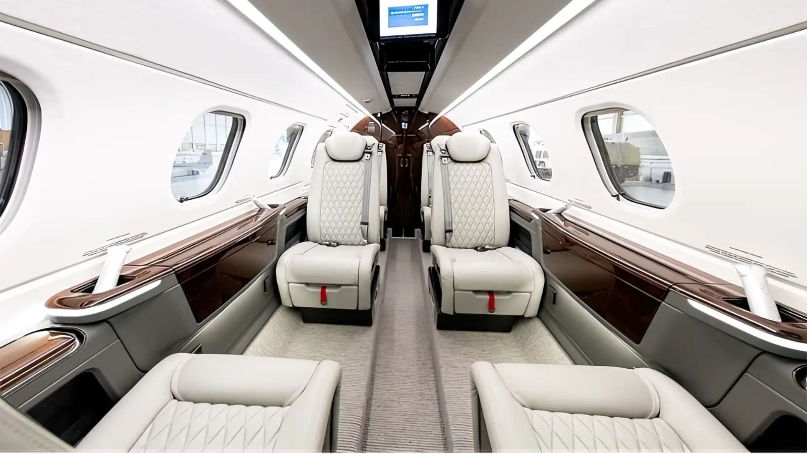 EMBRAER PHENOM 300E 2019