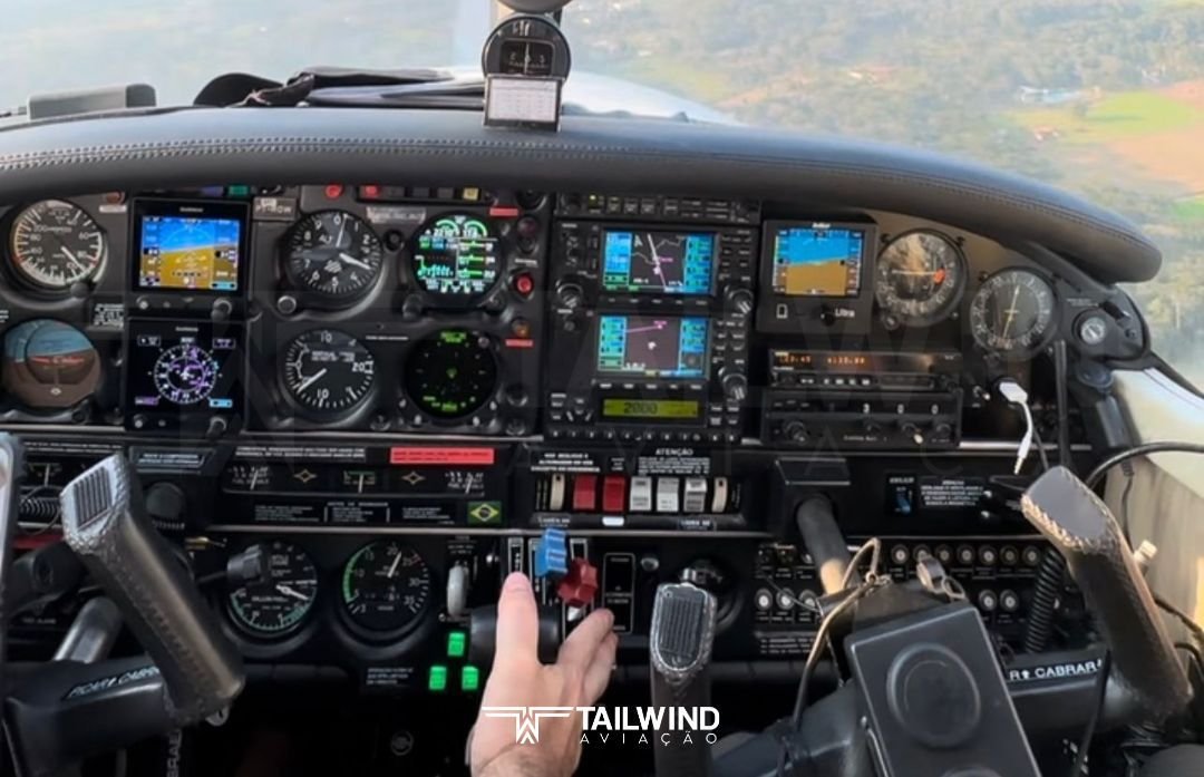 EMBRAER EMB-711T CORISCO TURBO 1982