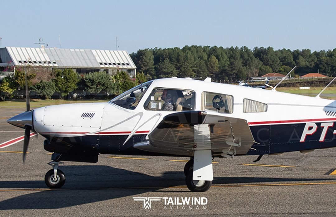 EMBRAER EMB-711T CORISCO TURBO 1982