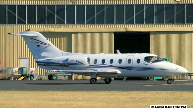 HAWKER 400A 2006