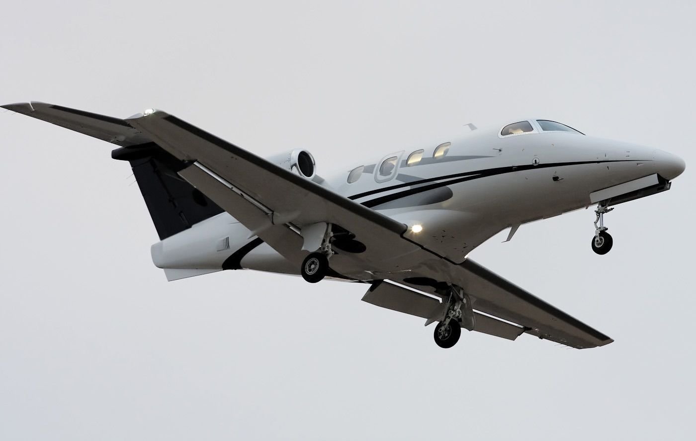 PHENOM 100 2011