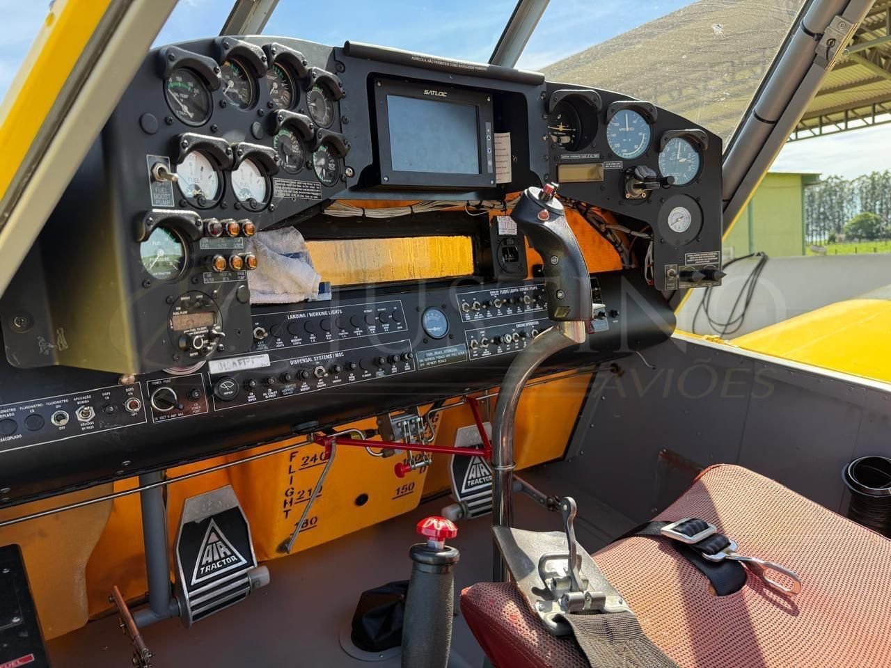 AIRTRACTOR AT502B 2012