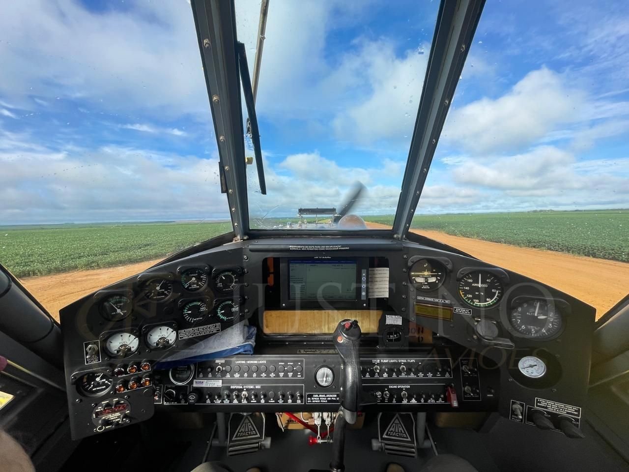 AIRTRACTOR AT502B 2012