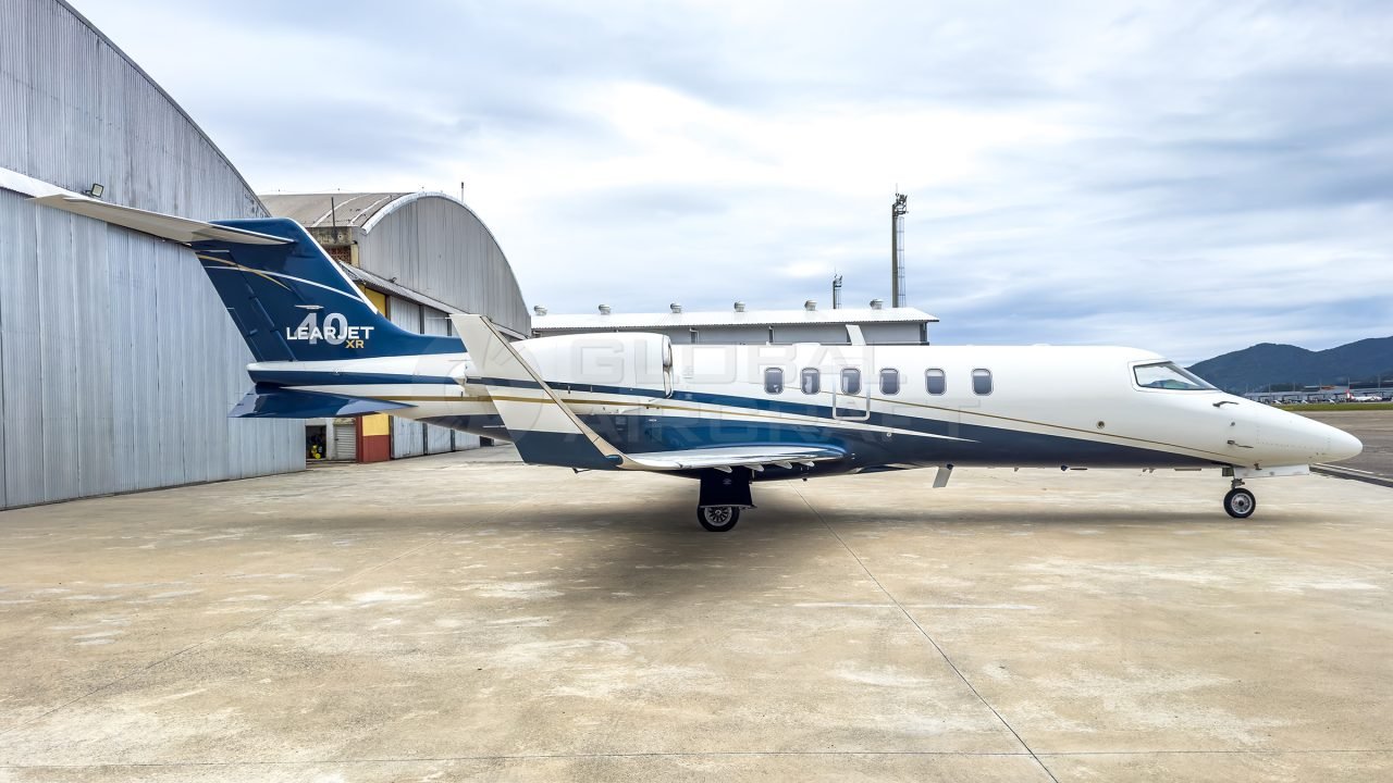 BOMBARDIER LEARJET 40XR 2006