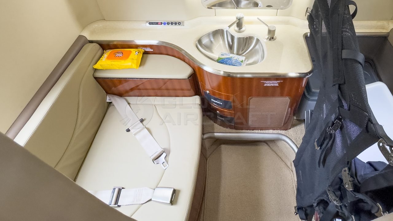 BOMBARDIER LEARJET 40XR 2006