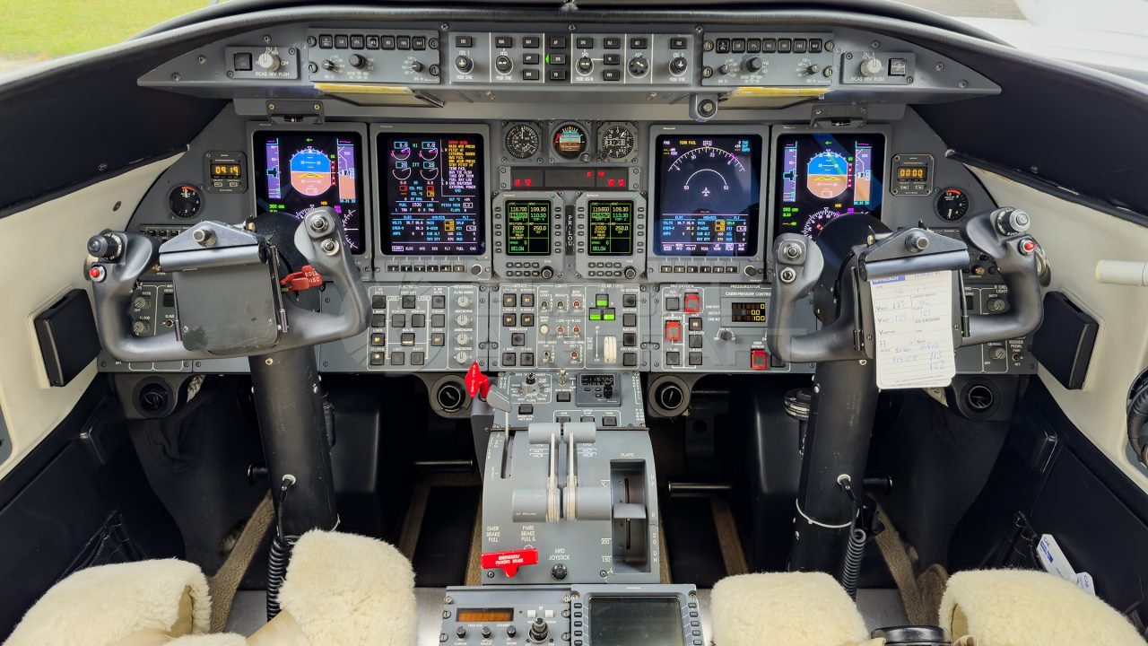 BOMBARDIER LEARJET 40XR 2006