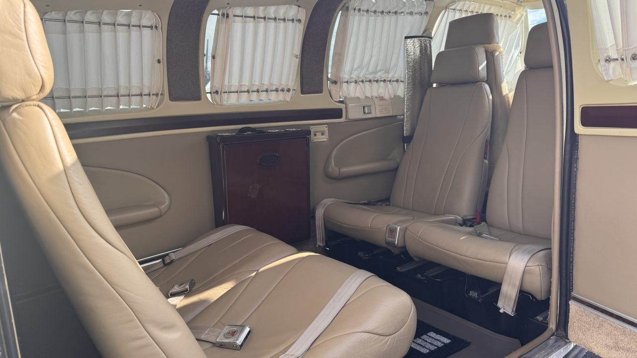 BEECHCRAFT BARON 58 1981