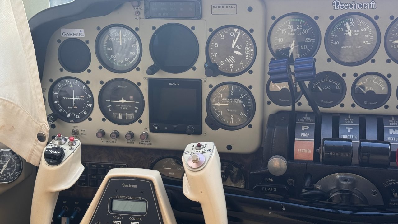 BEECHCRAFT BARON 58 1981