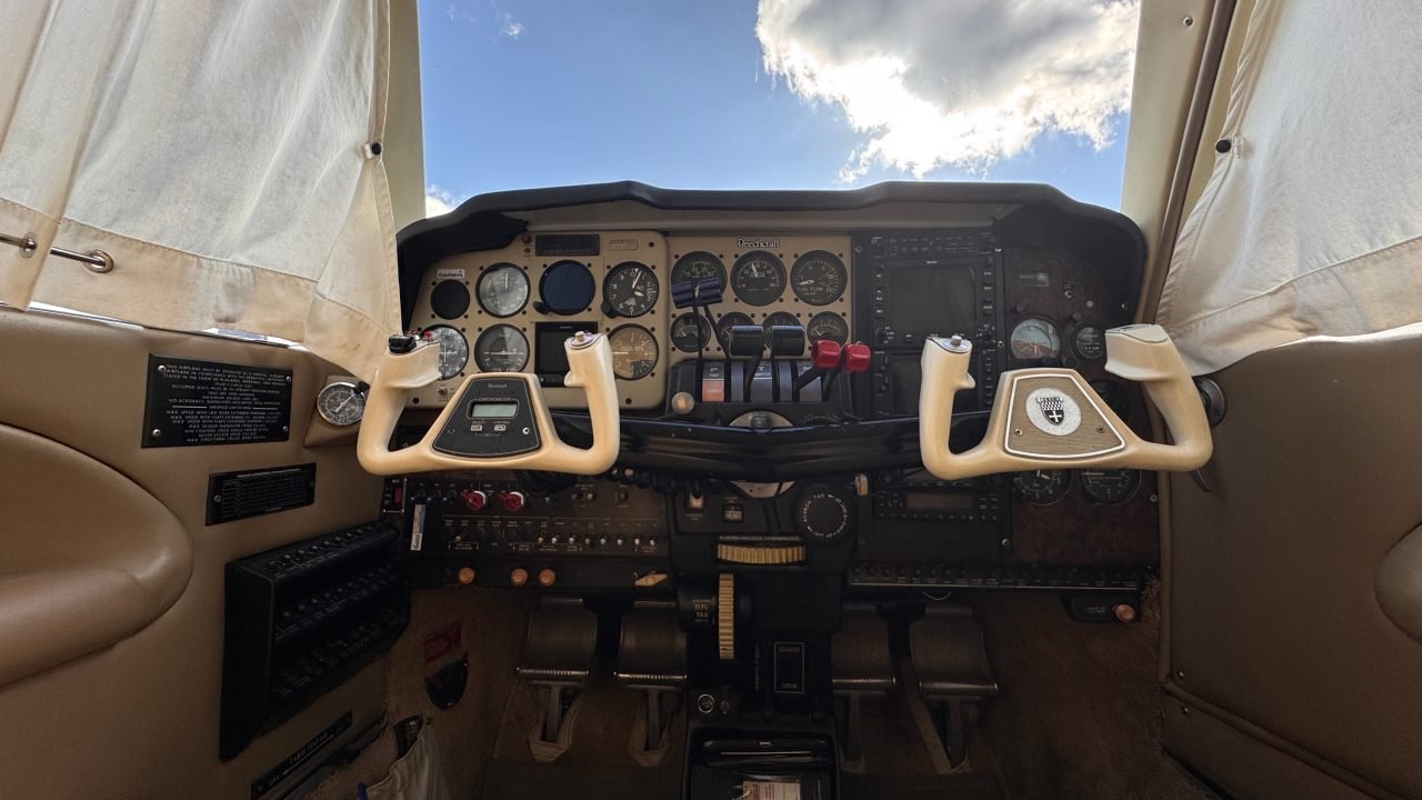 BEECHCRAFT BARON 58 1981