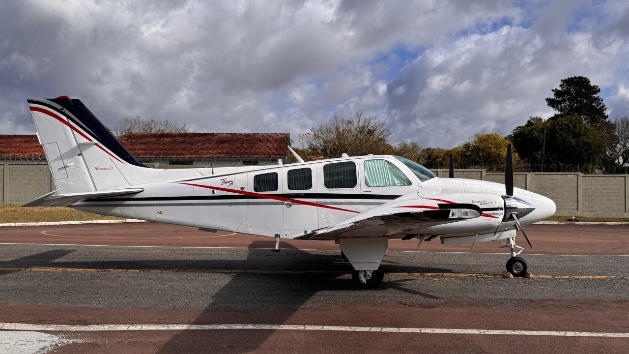 BEECHCRAFT BARON 58 1981