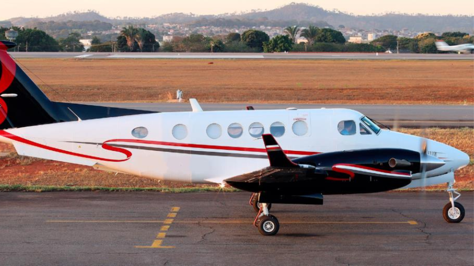 BEECRAFIT KING AIR B200 2004