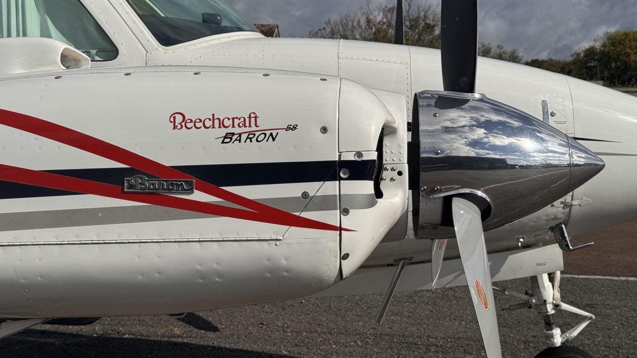 BEECHCRAFT BARON 58 1981
