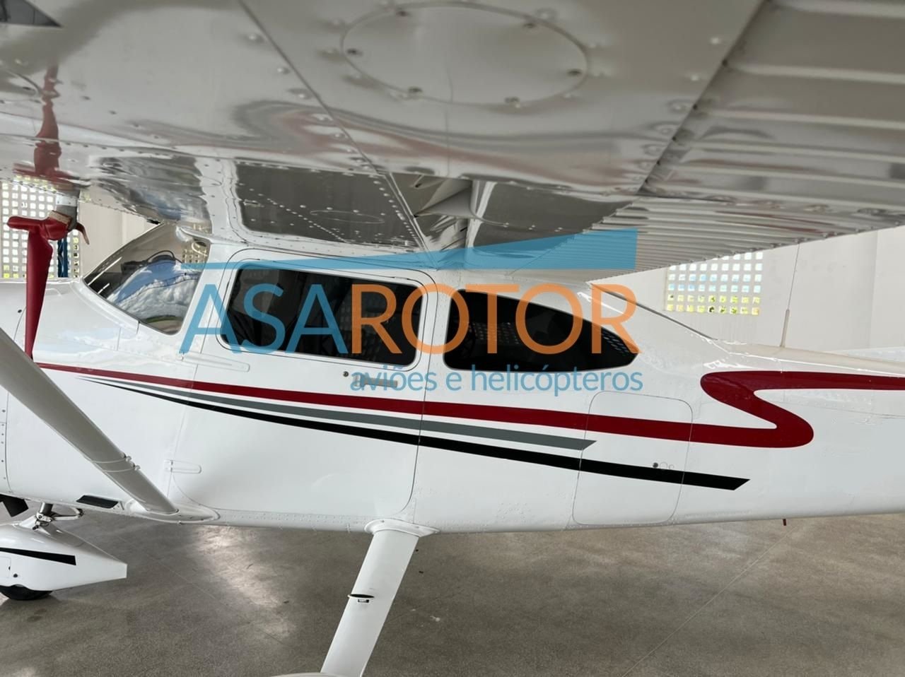 CESSNA T182T SKYLANE TURBO 2001